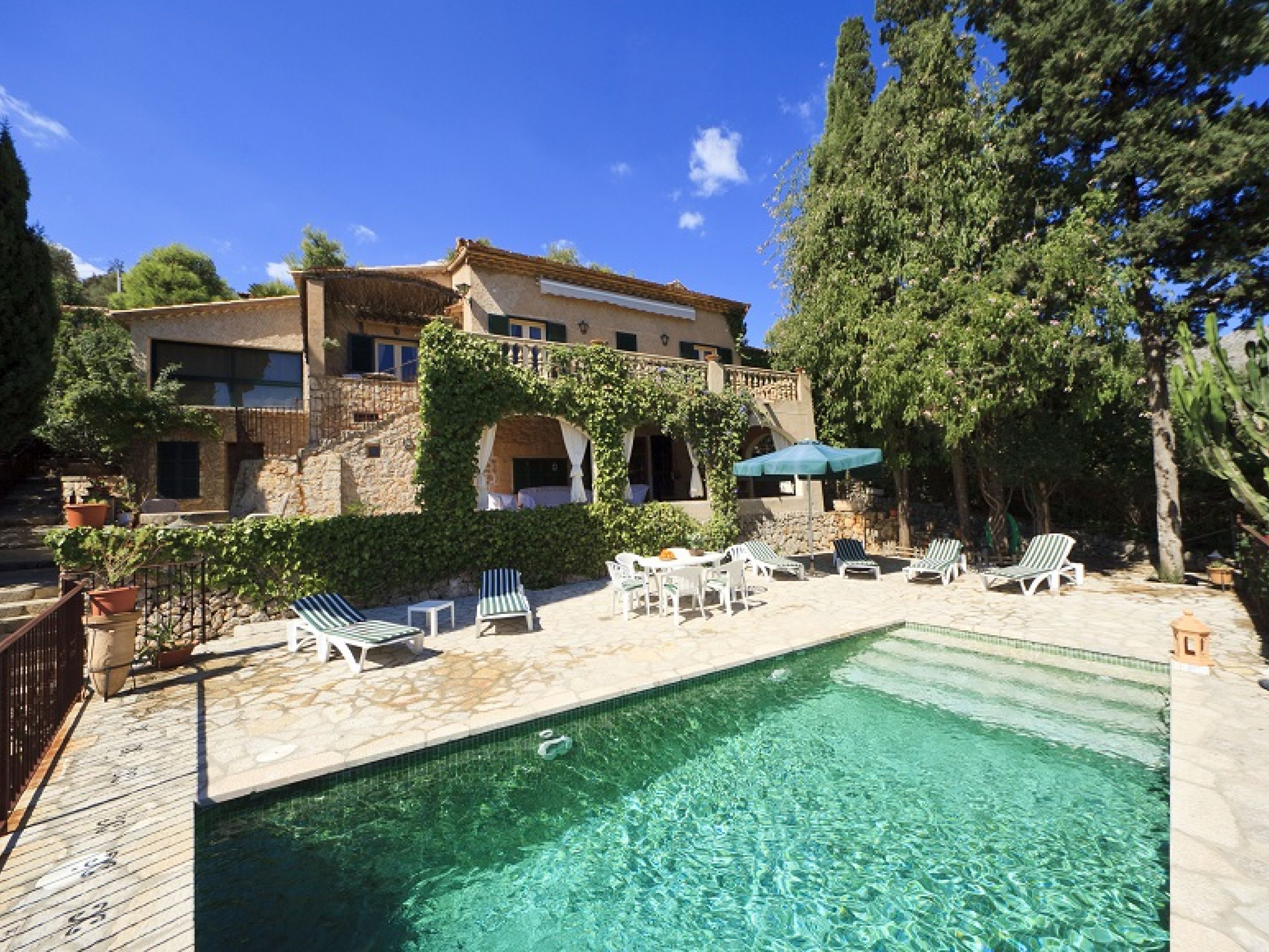 Calvario - Majorca holiday villas with pools