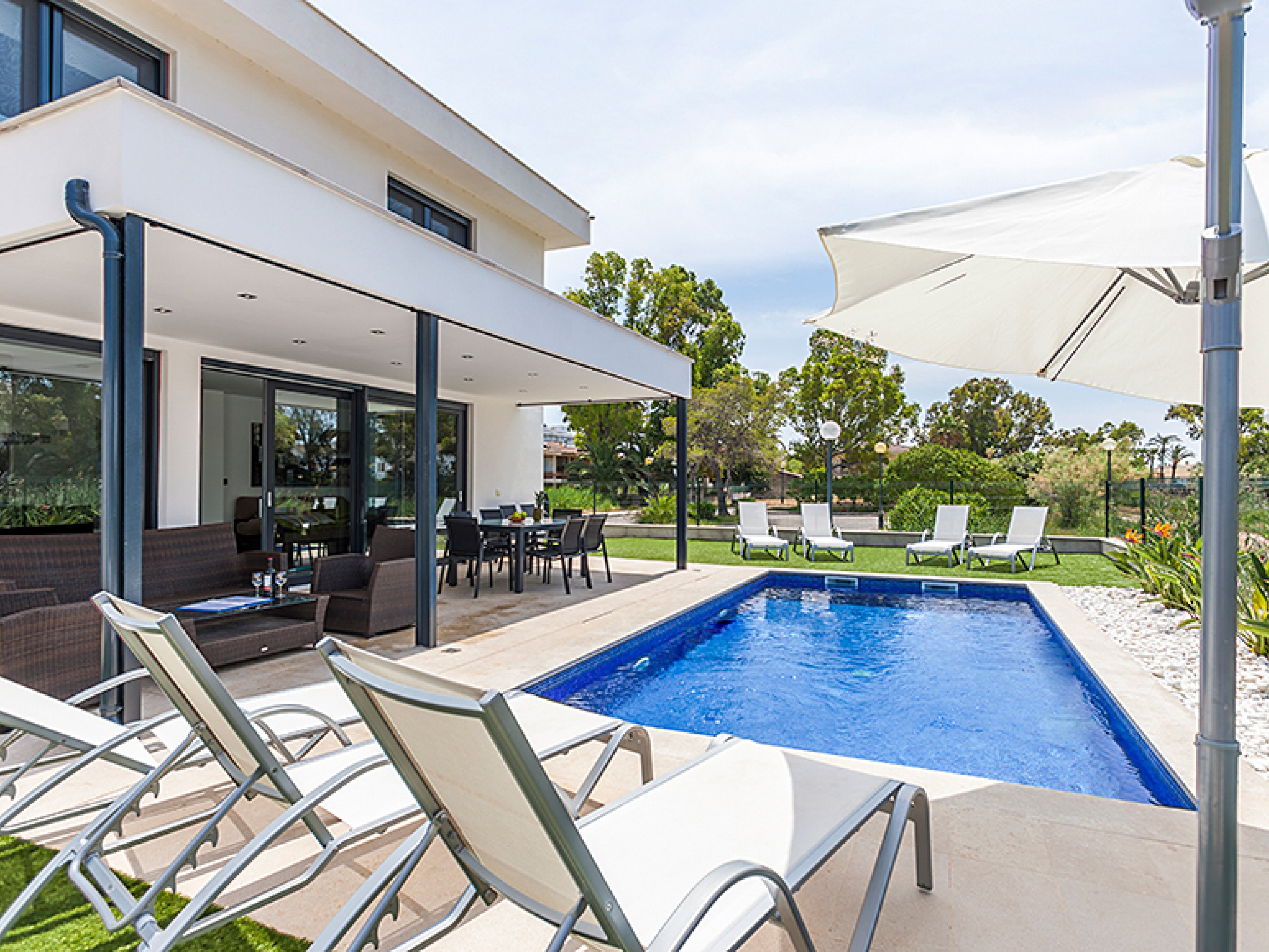 Cosins - Majorca holiday villas with pools