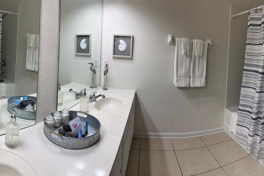 Vista Cay 230