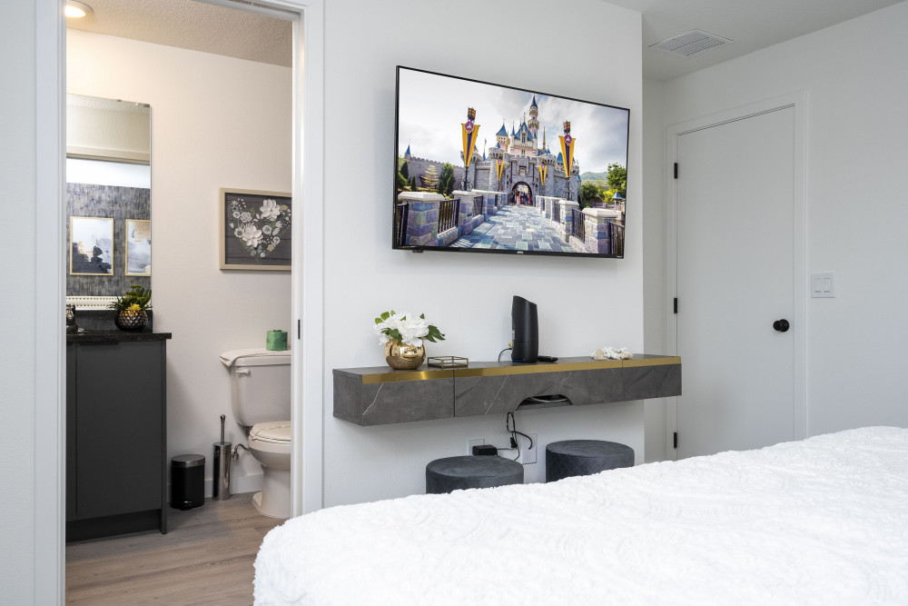 The Hub at Westside 8