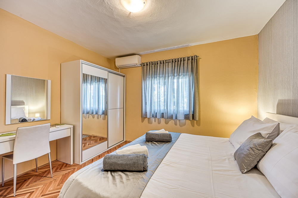 Sveti Filip i Jakov 1