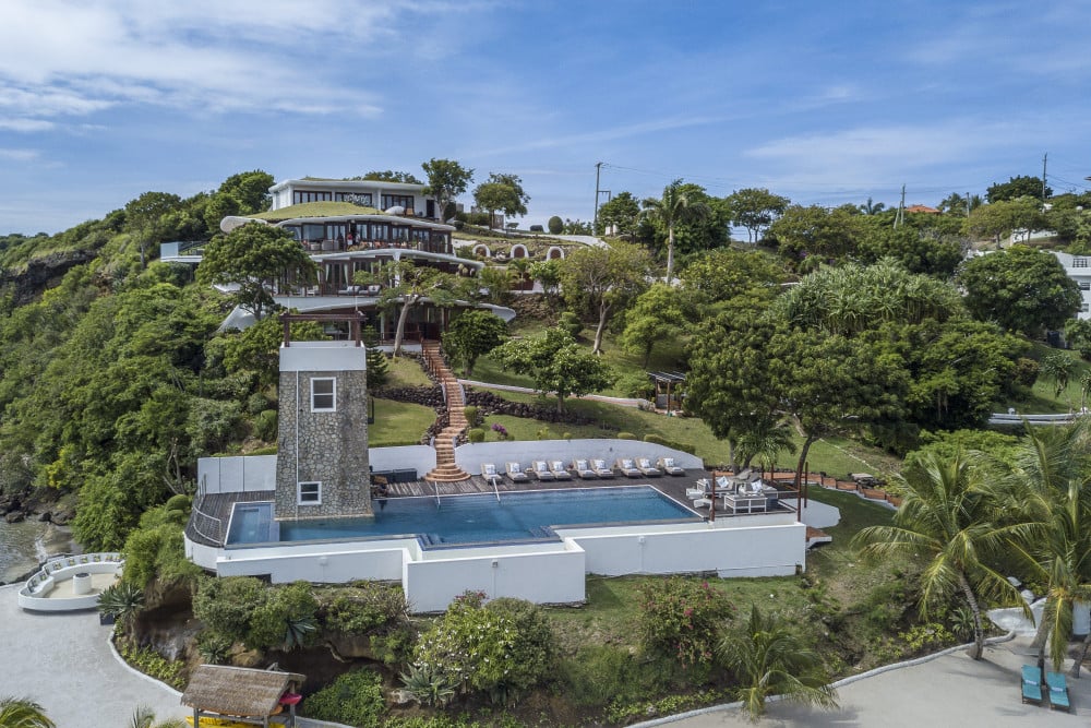 The Main House & The Beach House - 12 bedroom