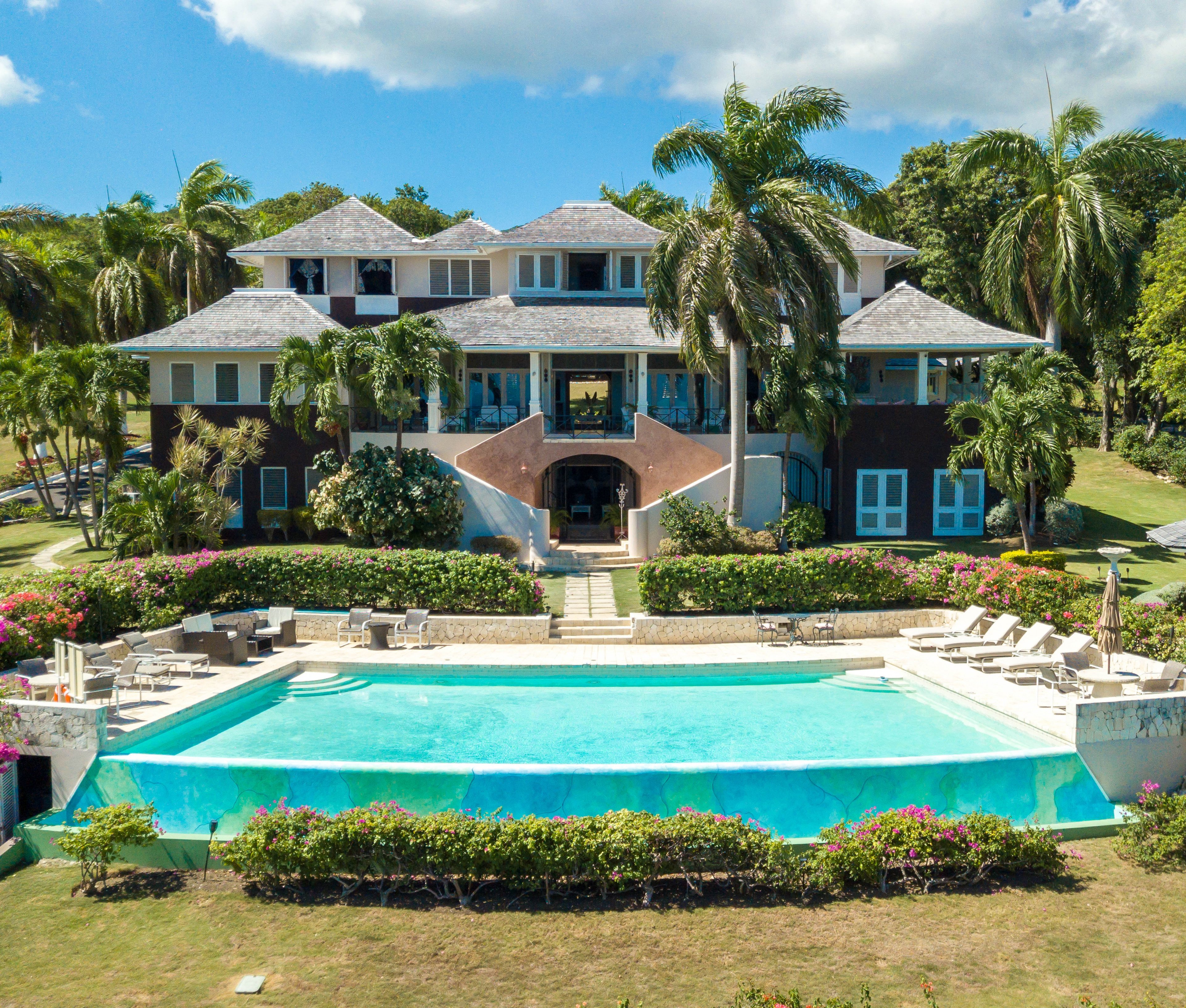 https://www.thetopvillas.com/destinations/caribbean/jamaica/montego-bay/georgian-heaven-estate-villa/