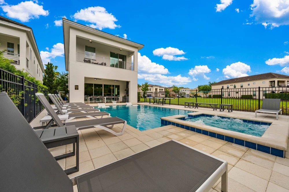 Reunion Resort 875