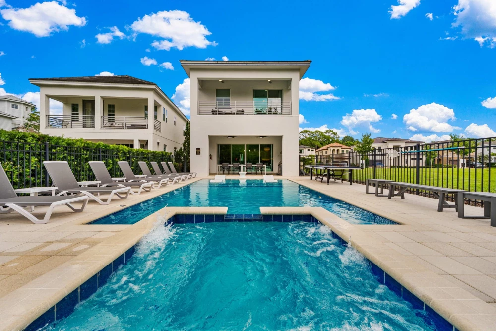 Reunion Resort 875