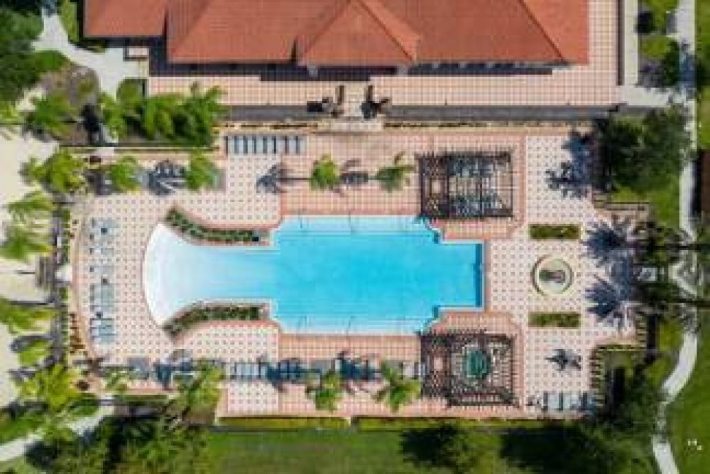 Bella Vida Resort 233