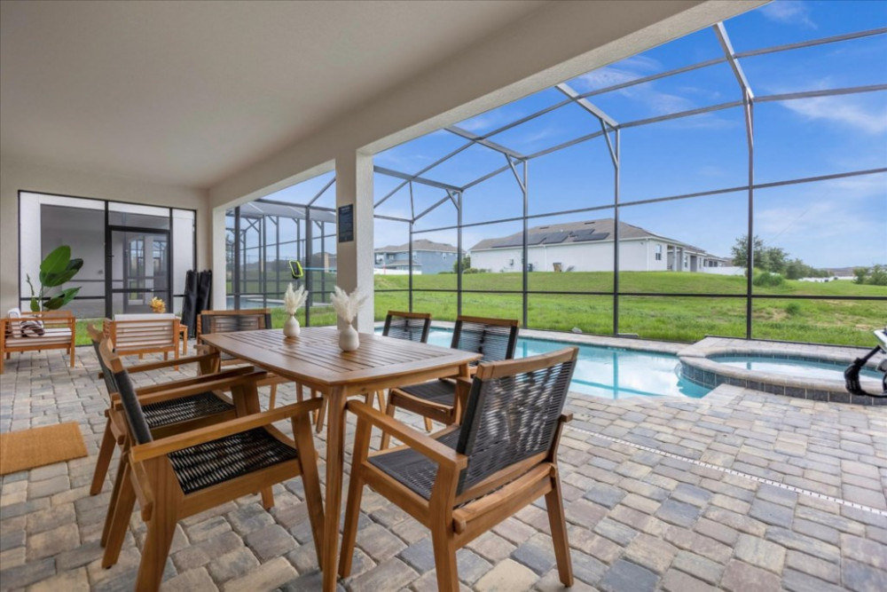 Solara Resort 569
