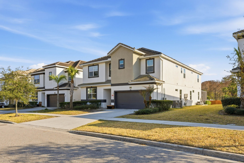 Bella Vida Resort 246