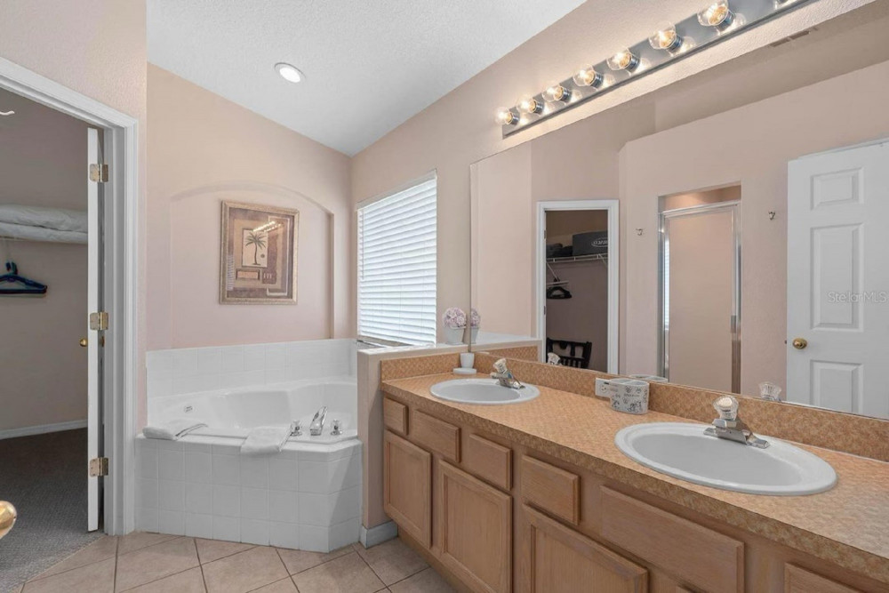 Emerald Island Resort 170