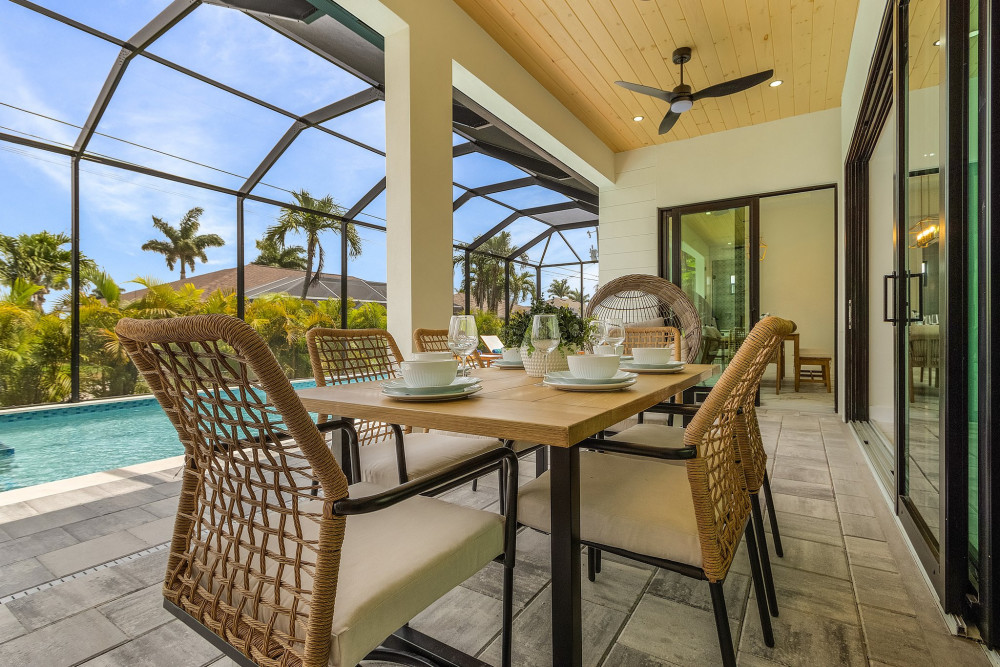 Cape Coral 1047