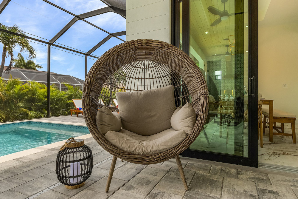 Cape Coral 1047