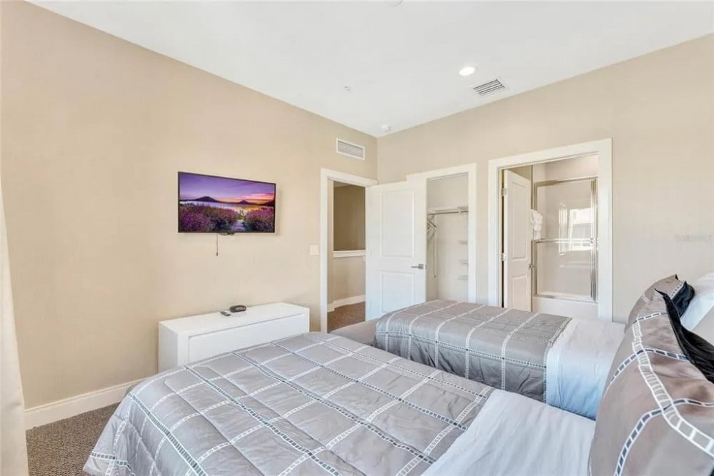 Magic Village Yards 8