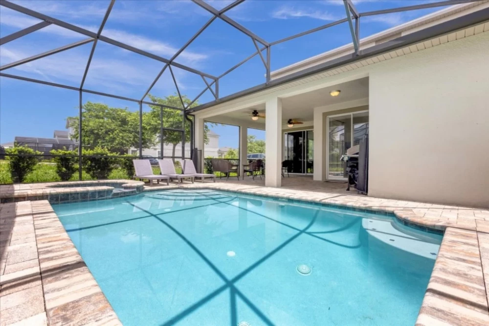 Solara Resort 650