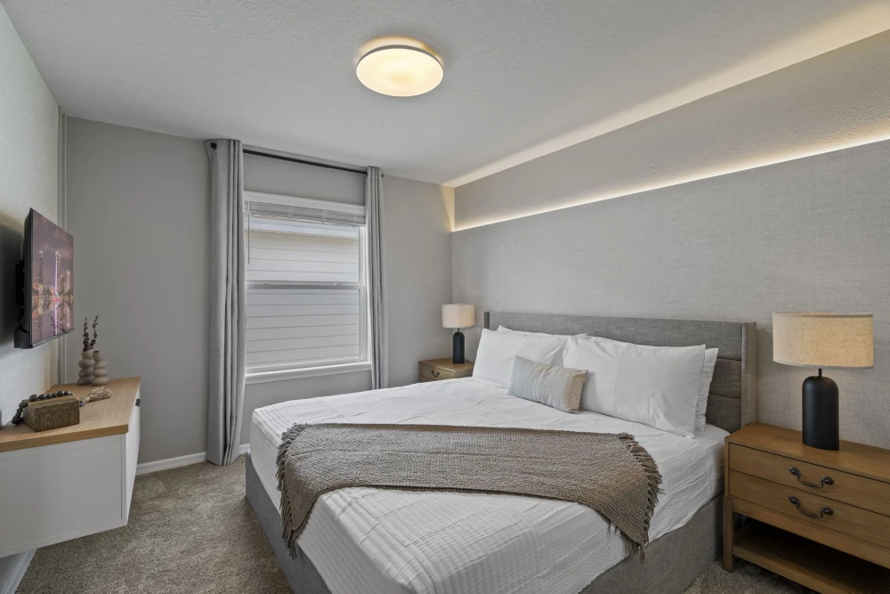 Windsor Cay 24