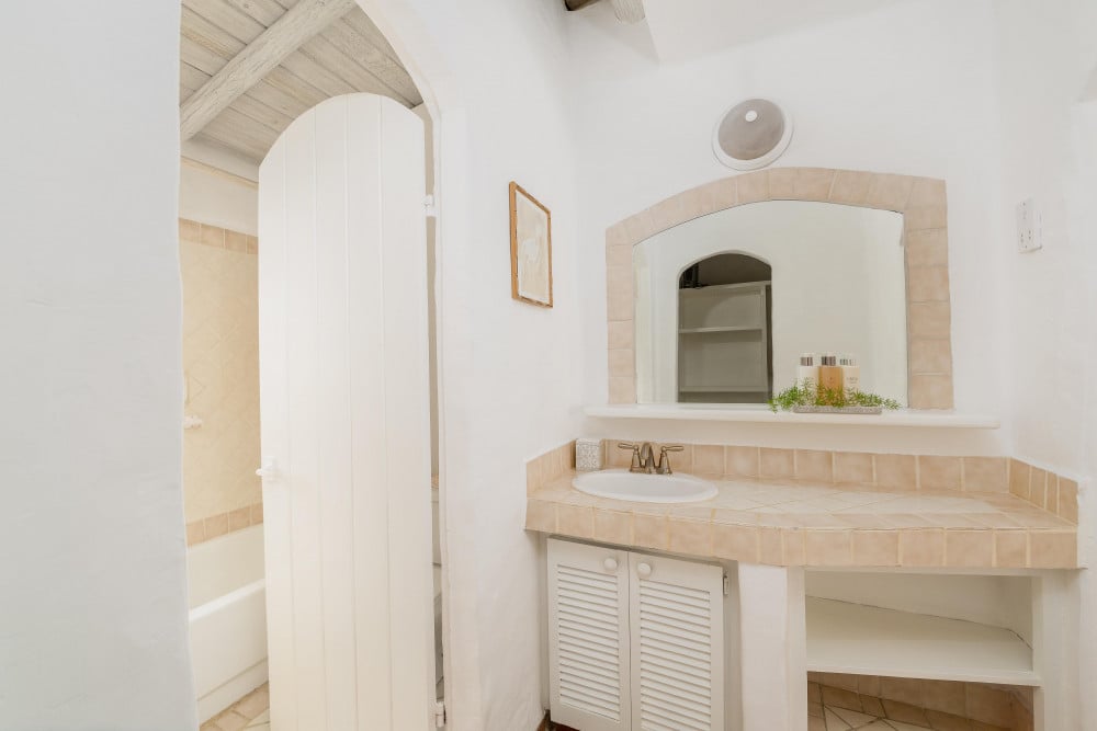 Merlin Bay 8, Secret Garden