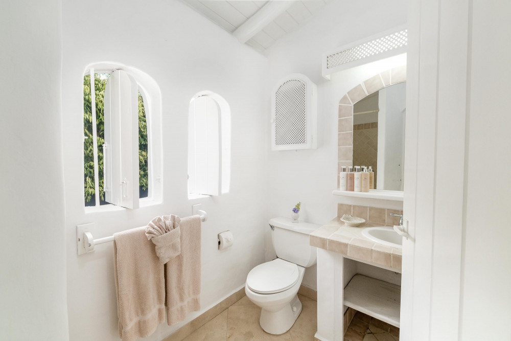 Merlin Bay, Nutmeg 1