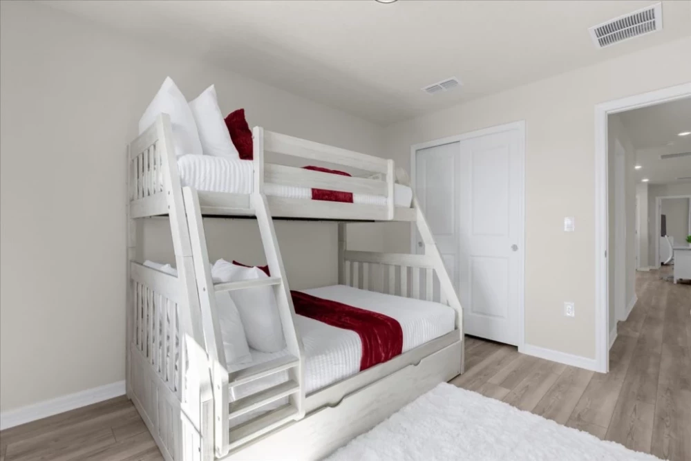 Windsor Cay 4