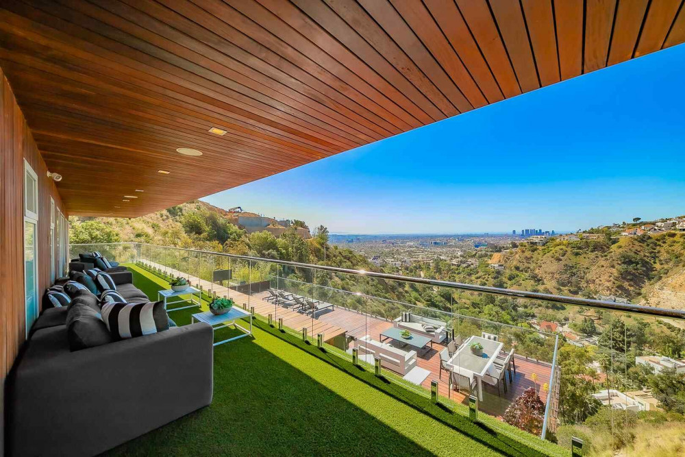 Hollywood Hills 8