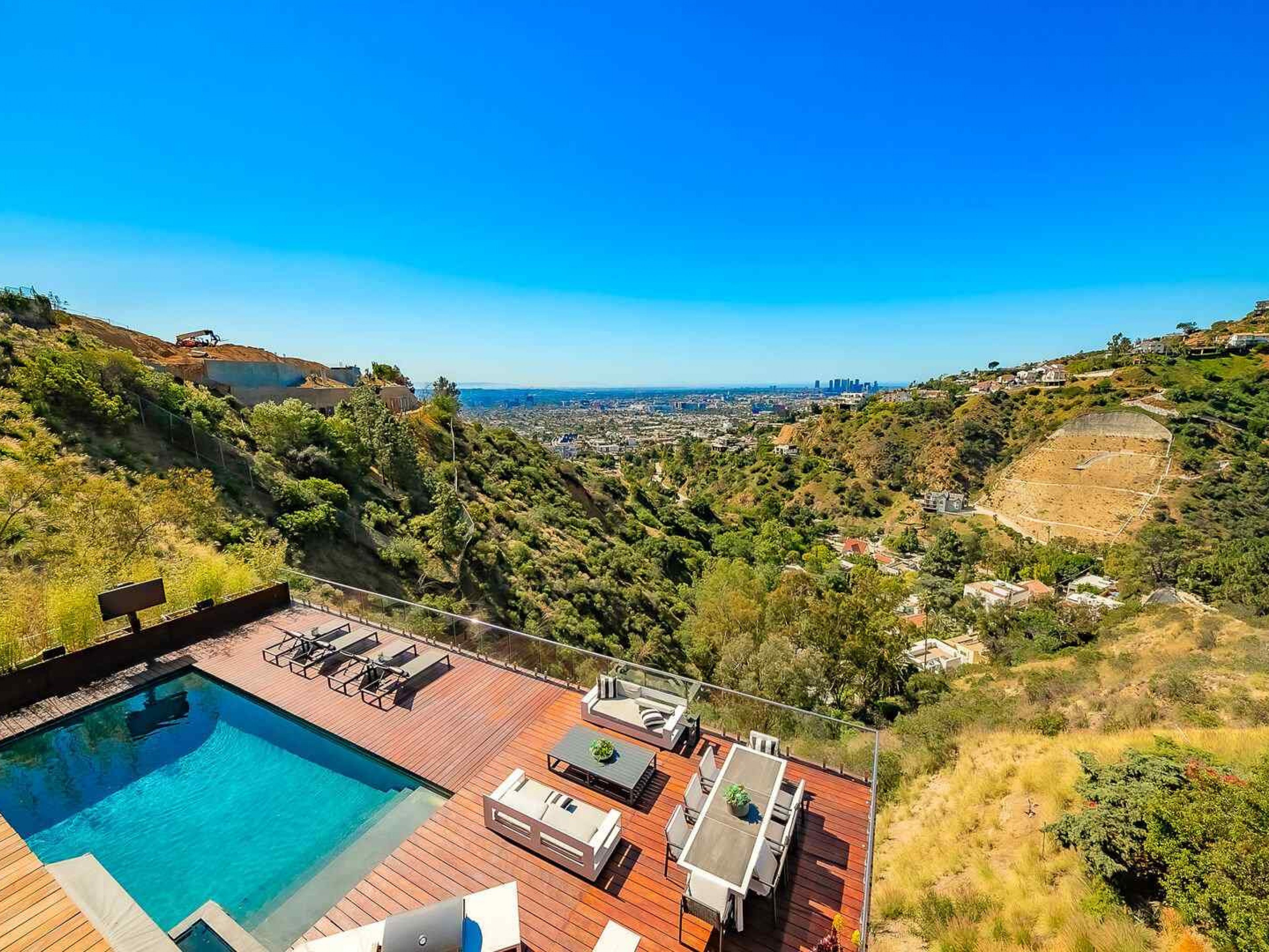 Hollywood Hills 8