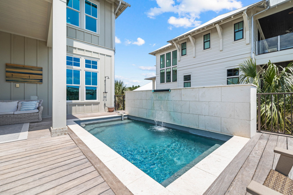 Seagrove 62