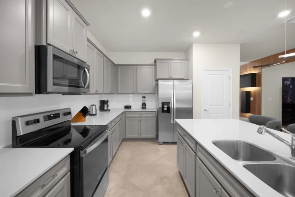 Windsor Cay 27