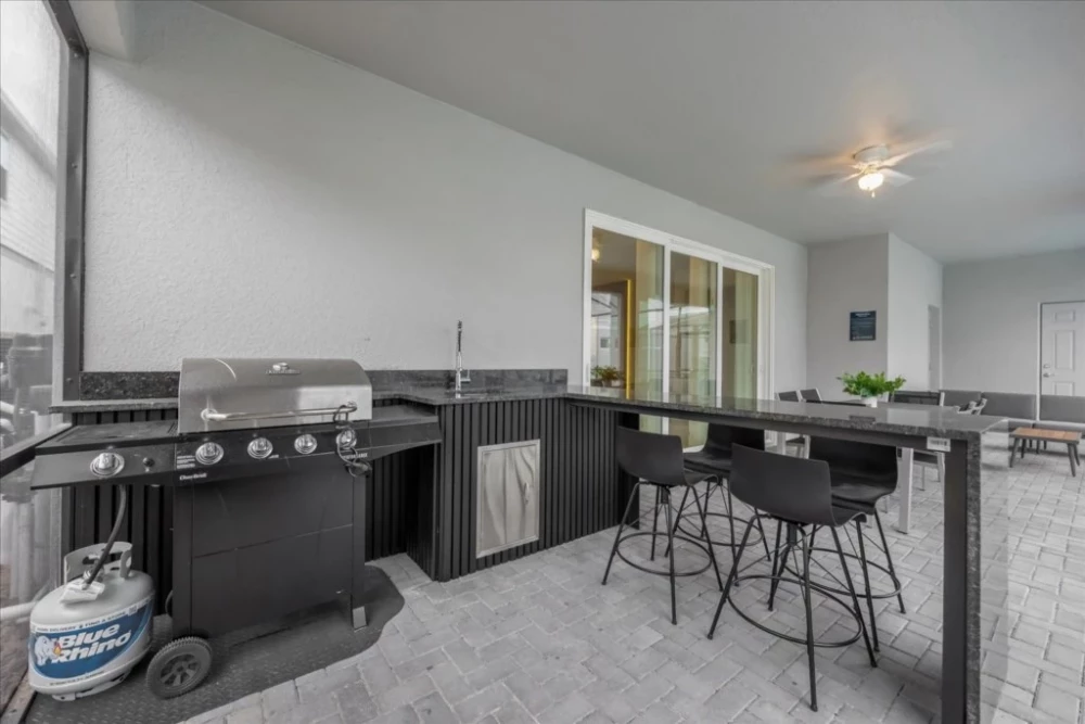 Windsor Cay 27