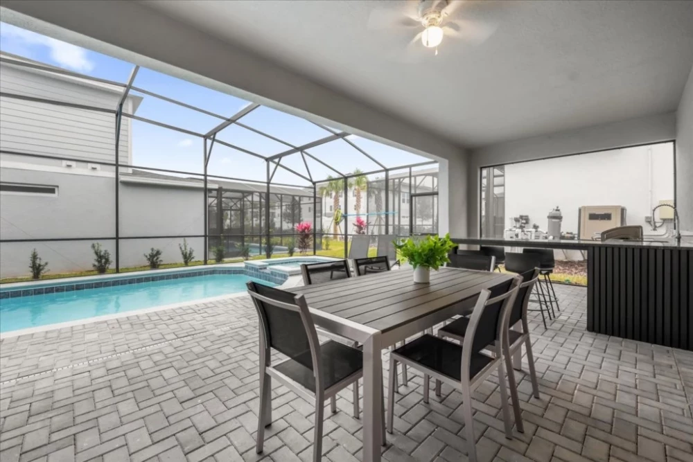 Windsor Cay 27