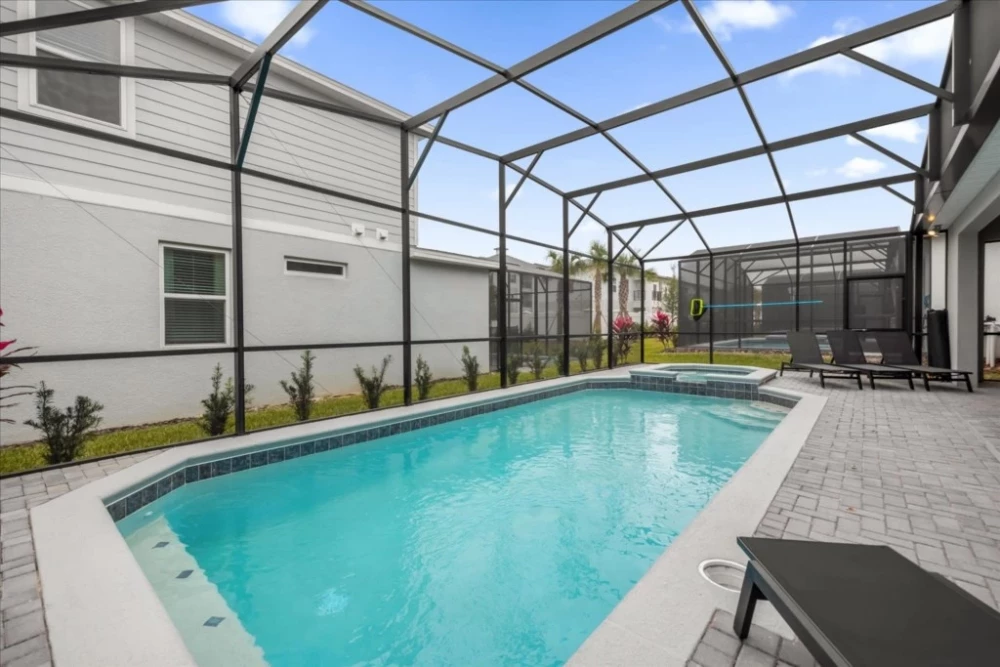Windsor Cay 27
