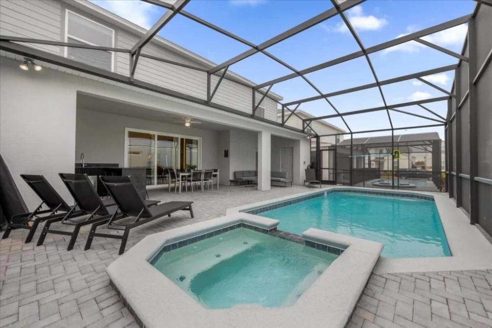 Windsor Cay 27