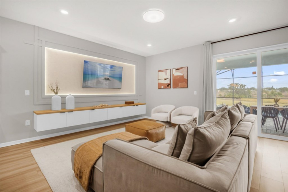 Windsor Cay 12