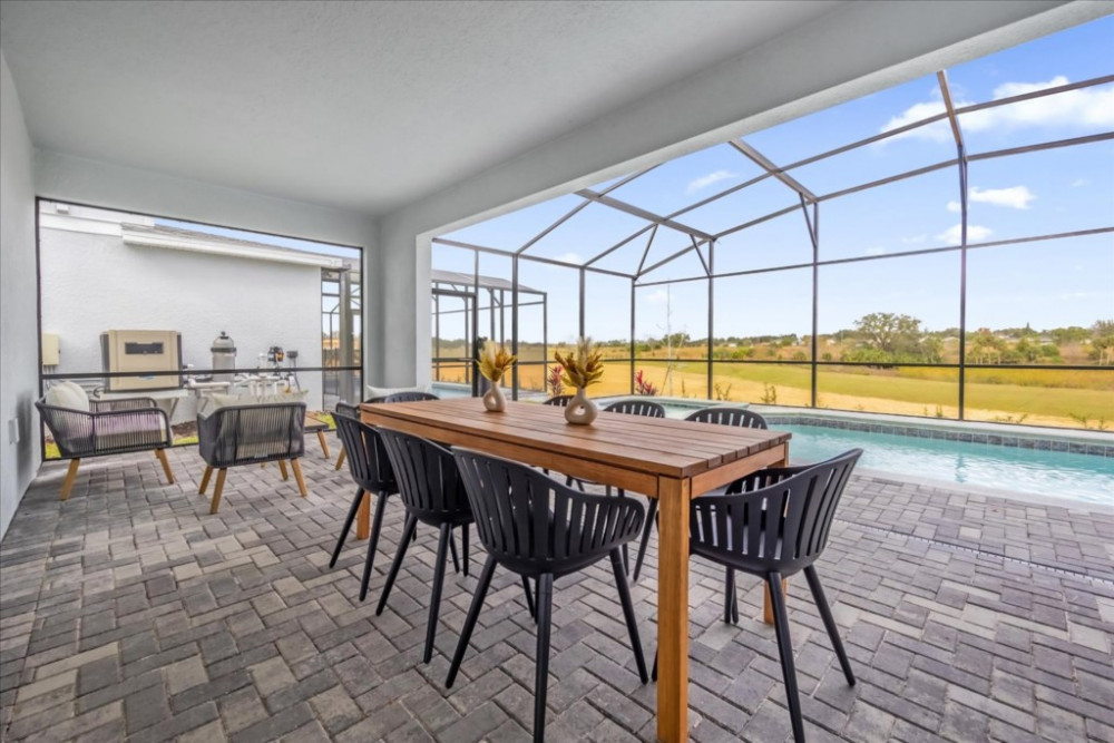 Windsor Cay 12