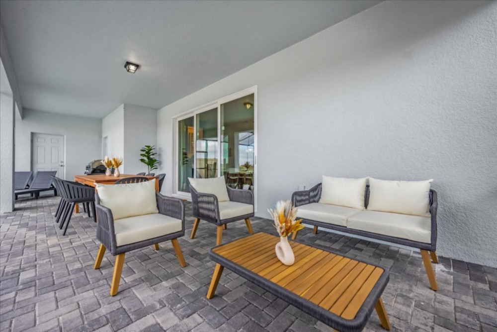Windsor Cay 12