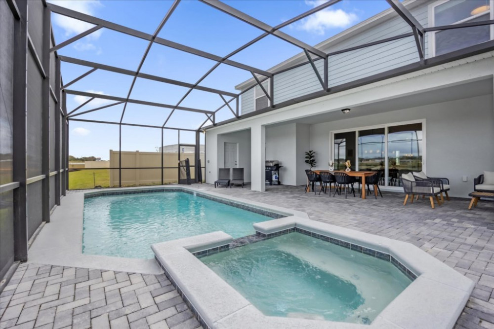 Windsor Cay 12