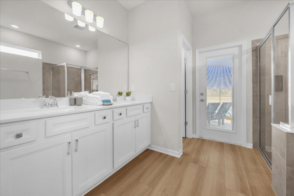 Windsor Cay 12