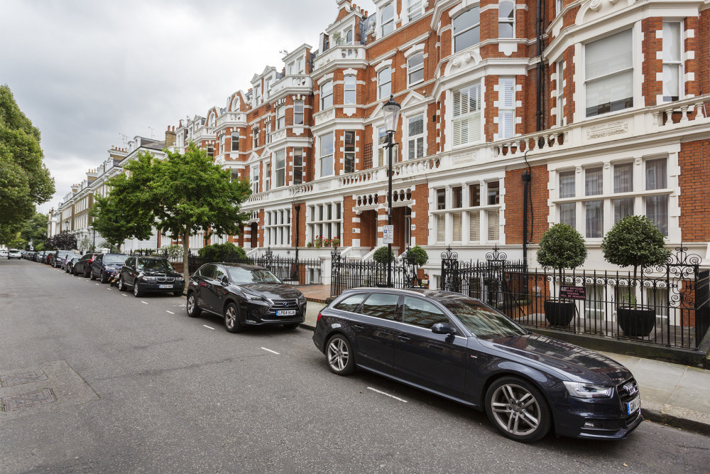 South Kensington Garden Apartment