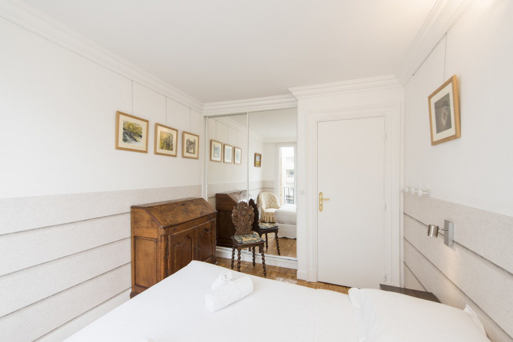 Apartment near Pont de Grenelle