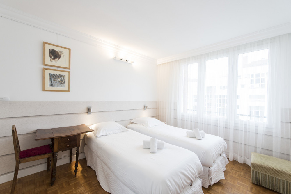 Apartment near Pont de Grenelle