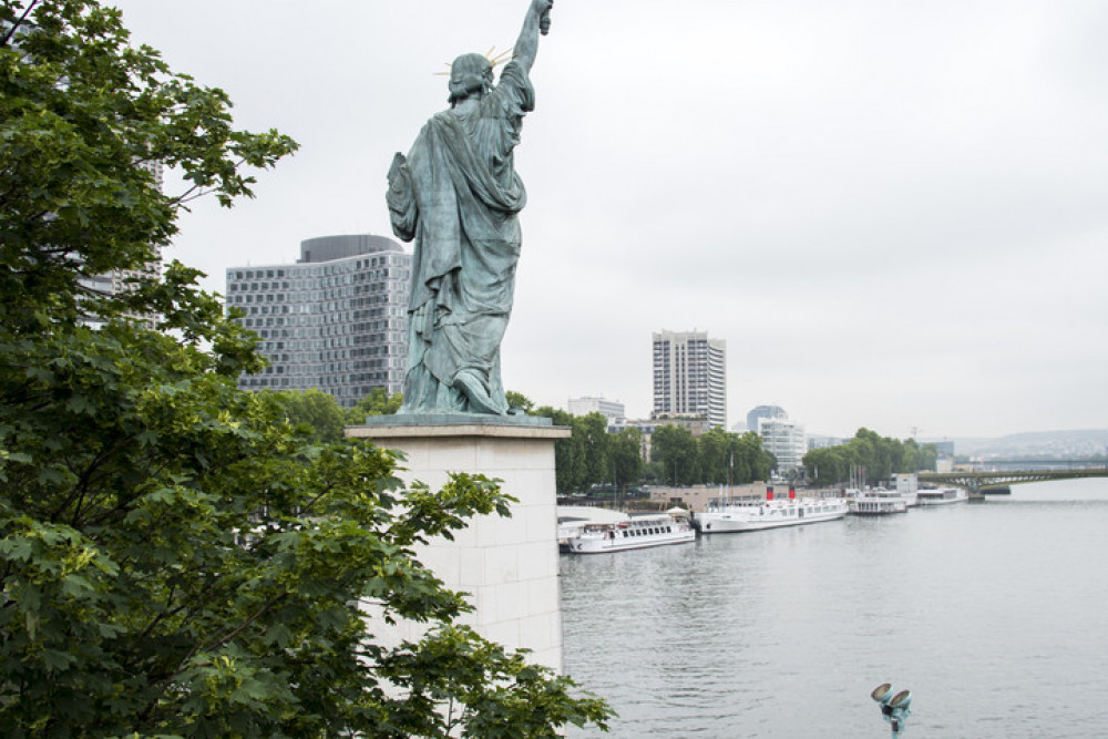 Apartment near Pont de Grenelle