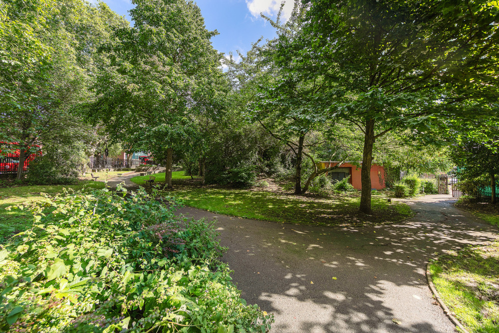 Thirties Icon By Sadler's Wells