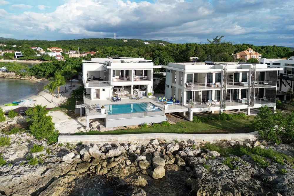 Villa Santosha