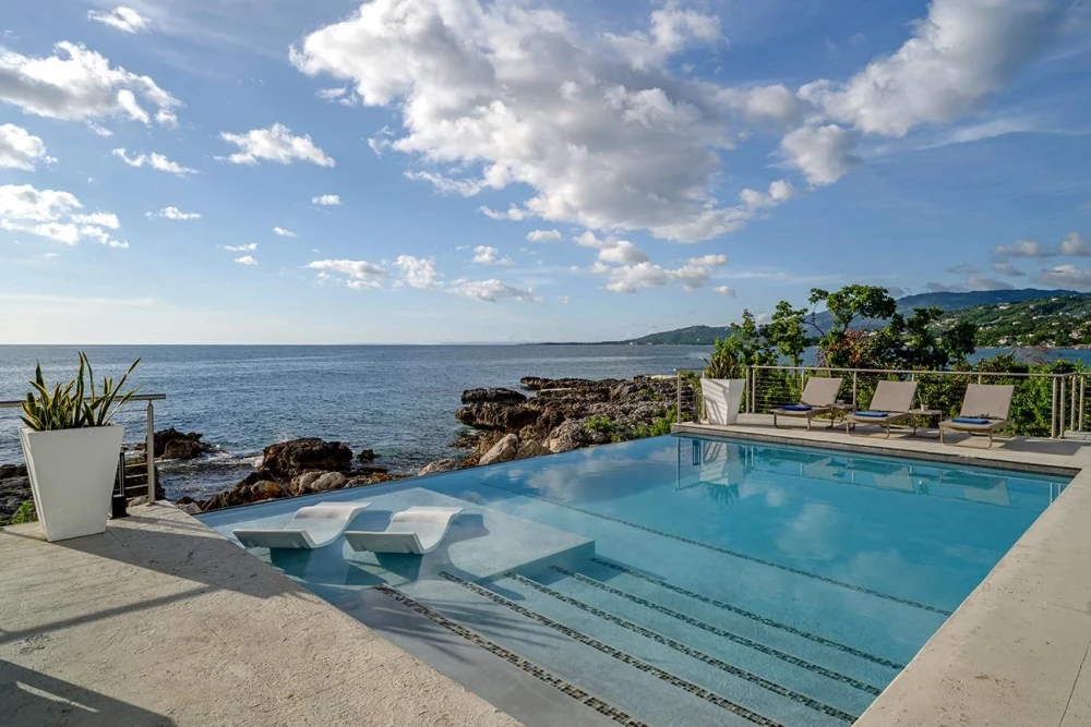 Villa Santosha