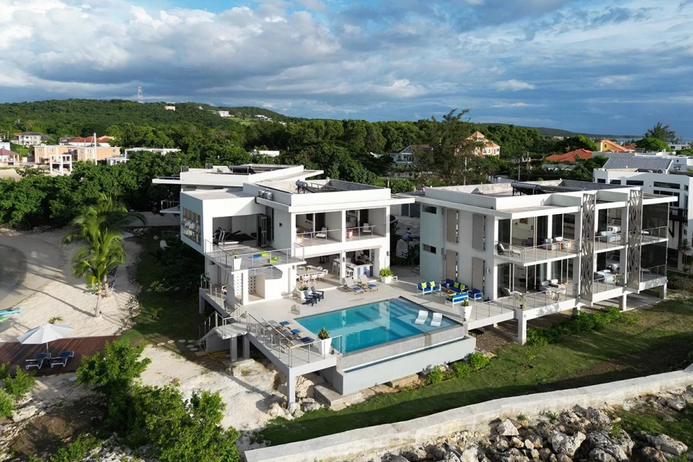 Villa Santosha