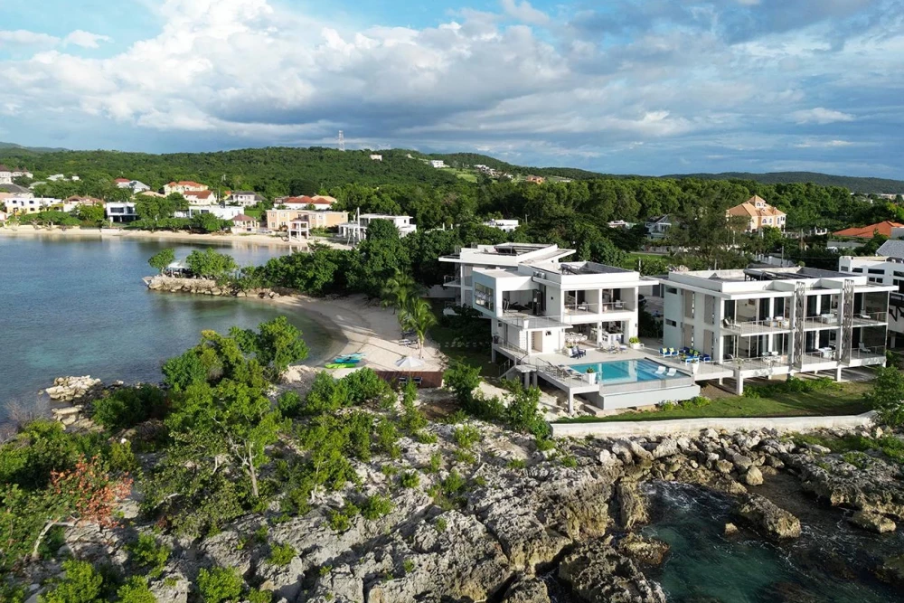 Villa Santosha