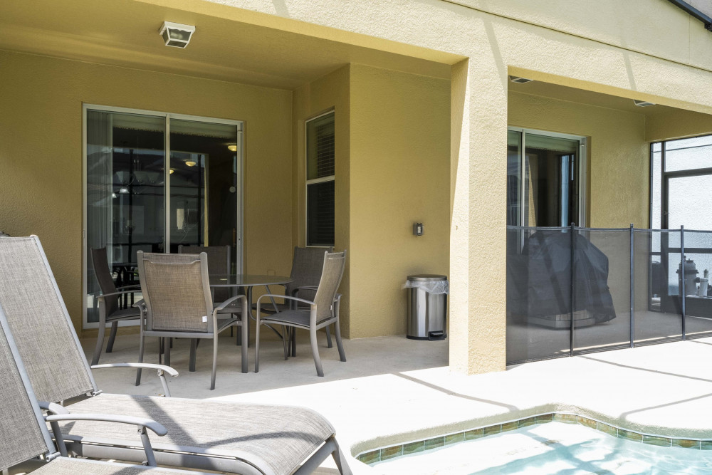 Paradise Palms Resort 100