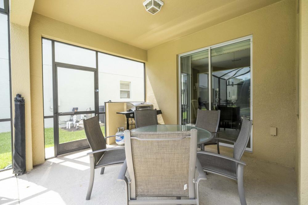 Paradise Palms Resort 100