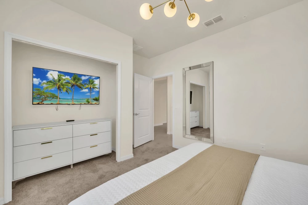 Windsor Cay 18
