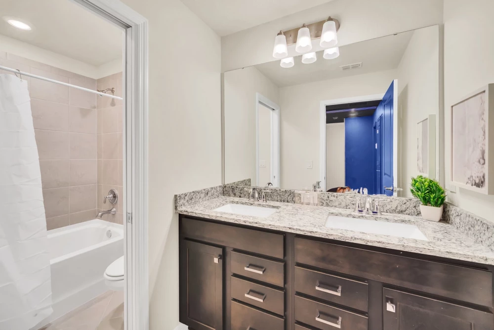 Windsor Cay 18