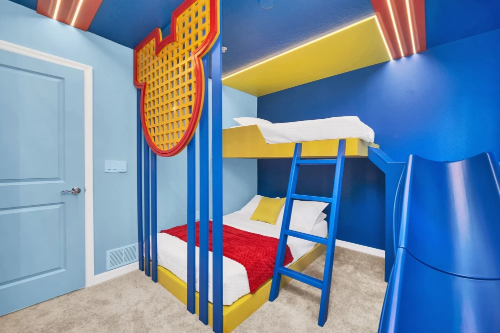 Windsor Cay 18