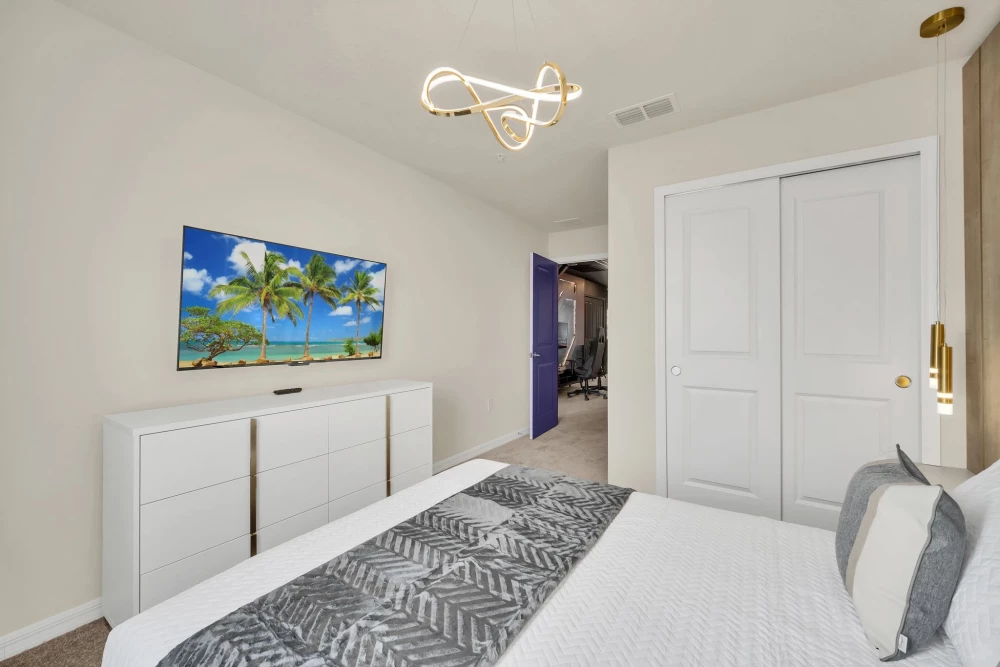 Windsor Cay 18