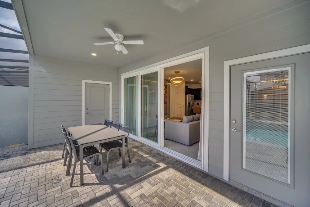 Windsor Cay 18